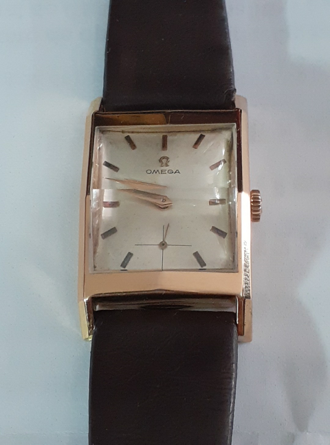 Relógio marca omega ouro retangular manual vintage